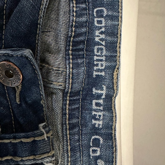 Cowgirl Tuff never give up women’s jeans.  28 waist, 35 length. - Picture 10 of 12